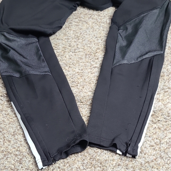 Adidas Black Sweatpants with Tapered Leg and Elastic Waistband - Picture 11 of 12